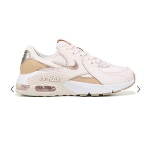 NWT NEVER WORN! NIKE Women’s Air Max Sneakers